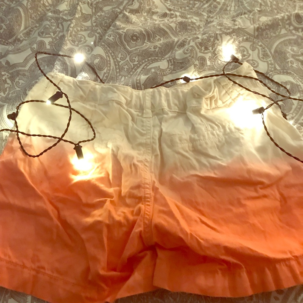 White and salmon ombré shorts
